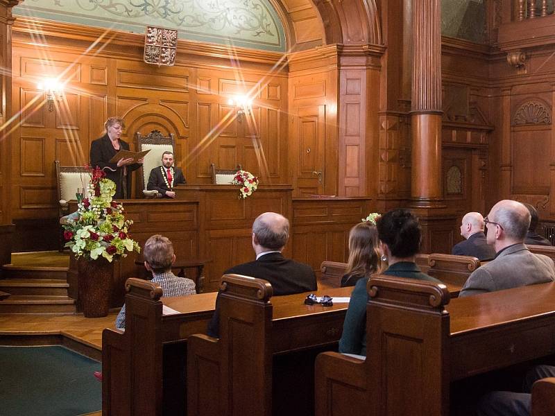 Město Liberec udělilo 16. března 2017 čestné občanství in memoriam herci Františku Peterkovi