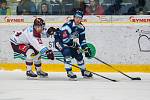 Druhý zápas předkola Generali play off Tipsport extraligy ledního hokeje se odehrál 7. března v liberecké Home Credit areně. Utkaly se celky Bílí Tygři Liberec a HC Sparta Praha. Na snímku zleva Arturs Kulda a Tyler Redenbach.