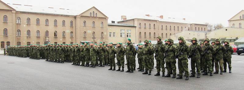 V symbolický čas 11:11 se pak sešli vojáci v kasárnách 31. pluku radiační, chemické a biologické ochrany ke slavnostnímu nástupu. Při ceremoniálu obdrželi vybraní vojáci vojenská vyznamenání.