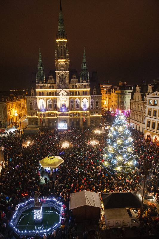 Rozsvícení vánočního stromu na náměstí Dr. Edvarda Beneše v Liberci