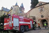 Cvičení českých a polských hasičů na zámku Frýdlant