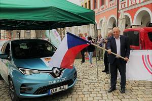 Rally Bohemia odstartovala od liberecké radnice.