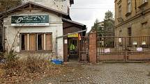 ARZEN, OLOVO, RTUŤ, KADMIUM areál bývalé továrny Slezan je podle průzkumu Státního zdravotního ústavu zasažen těžkými kovy. Město se ale myšlenky na průmyslovou zónu nevzdává.