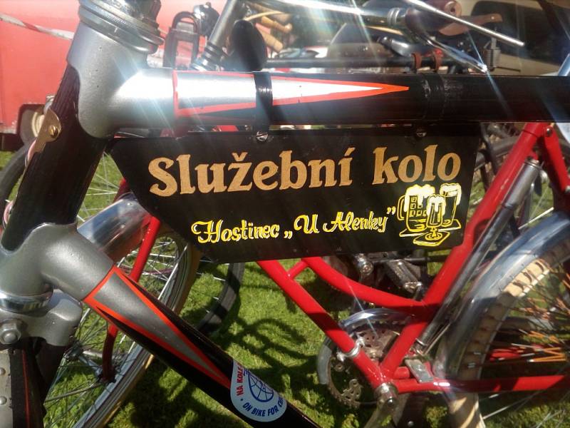Haškova velocipiáda, tradiční jarní slavnost se spanilou jízdou cyklistů na historických kolech v dobových kostýmech, se uskutečnila 8. května ve Všeni u Turnova.