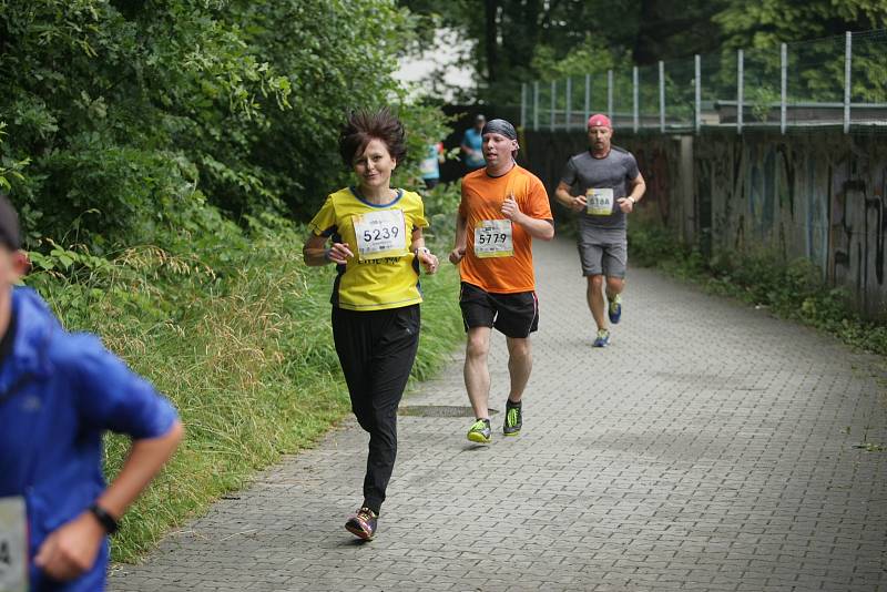 Nejen amatérští běžci si vyzkoušeli své schopnosti při libereckém RunTour.