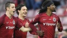 Popis fotky: Sparta Praha - Slovan Liberec - Utkání 2. kola nadstavby první fotbalové ligy: Sparta Praha - Slovan Liberec, 11. května 2019 v Praze. Hráči Sparty se radují z prvního gólu, který dal Costa Nhamoinesu (vpravo).<body xmlns="http://newsml.ctk.c