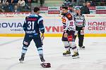 Druhý zápas předkola Generali play off Tipsport extraligy ledního hokeje se odehrál 7. března v liberecké Home Credit areně. Utkaly se celky Bílí Tygři Liberec a HC Sparta Praha. Na snímku je bitka, vlevo Dominik Lakatoš a vpravo Richard Jarůšek.