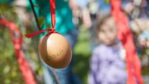 Tradiční průvod a zdobení Vajíčkovníku na statku v Dolní Řasnici