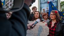 Demostrace nazvaná "Proč? Proto!" proběhla 10. května na náměstí Dr. E. Beneše v Liberci. Následně se demonstranti přesunuli před Grand Hotelu Imperial, kam prezident republiky Miloš Zeman pozval do předsedu vlády a předsedu ČSSD Bohuslava Sobotku, 1. mís