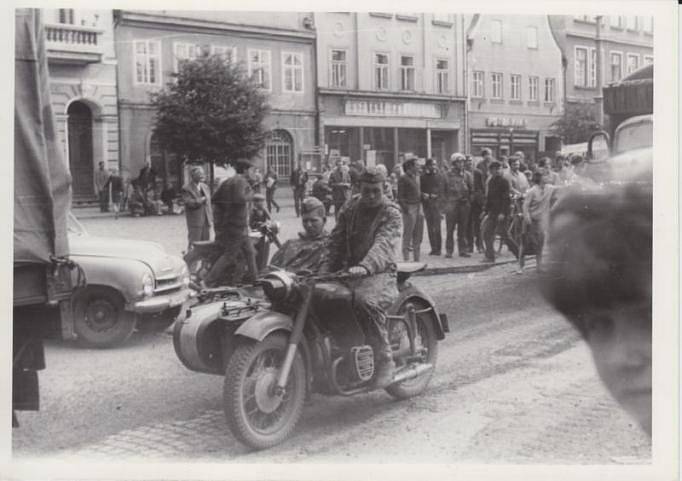 Průjezd okupačních vojsk Frýdlantem v srpnu 1968.