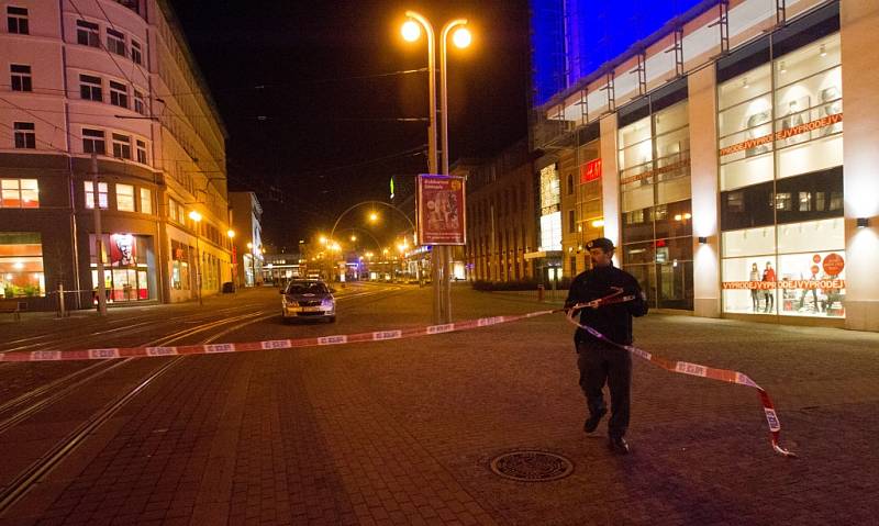 Policisté uzavřeli centrum Liberce. Mysleli, že v podezřelém kufříku je bomba.