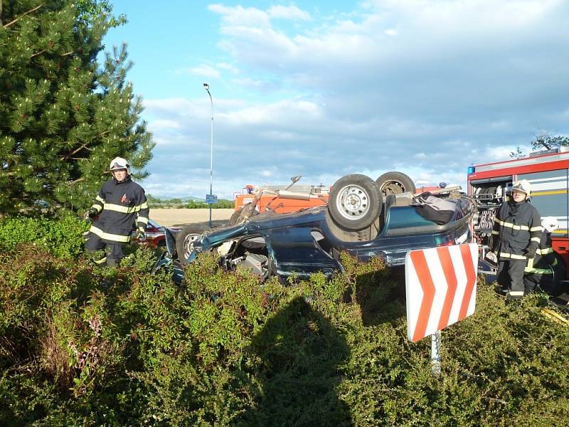 Spolujezdec zemřel při nehodě Felicie v Hrádku nad Nisou.