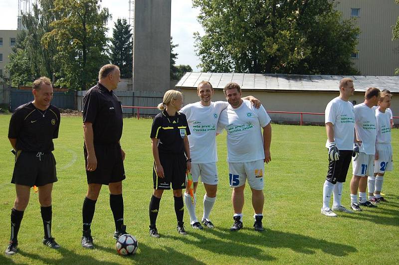 Fotbalisté si v Ruprechticích poprvé mohli zahrát na trávě.