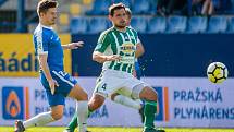 Utkání Slovanu Liberec (v modrém) proti Bohemians Praha 1905. Na snímku vpravo Josef Jindřišek