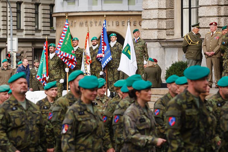 Oslava stoletého výročí chemického vojska na libereckém náměstí.