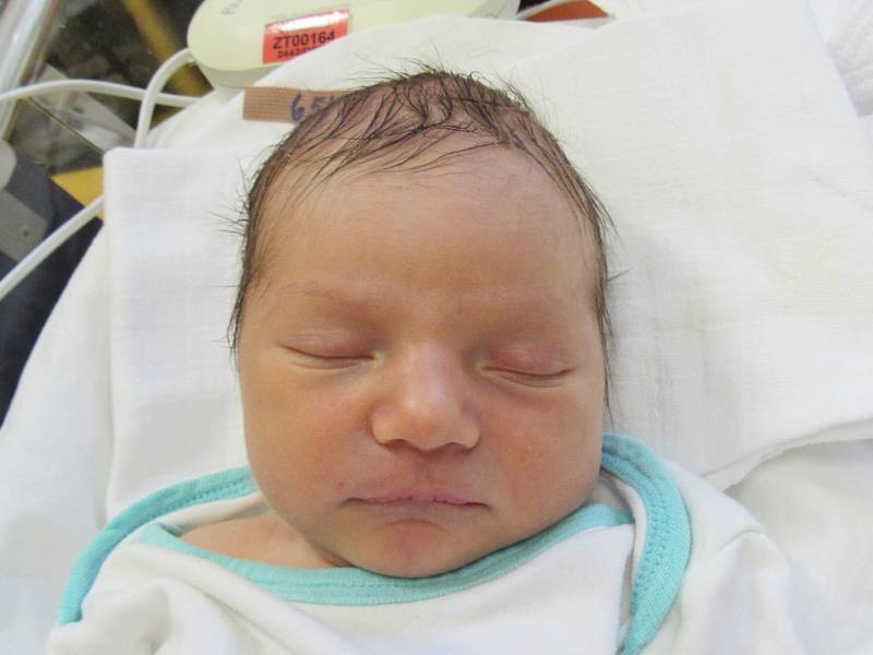 MARTIN STILLER Narodil se 6. června v liberecké porodnici mamince Denise Letovancové z Liberce. Vážil 3,34 kg a měřil 50 cm.
