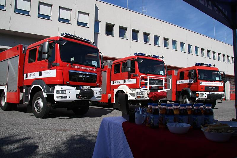 Dobrovolní hasiči získali novější zásahová vozidla.