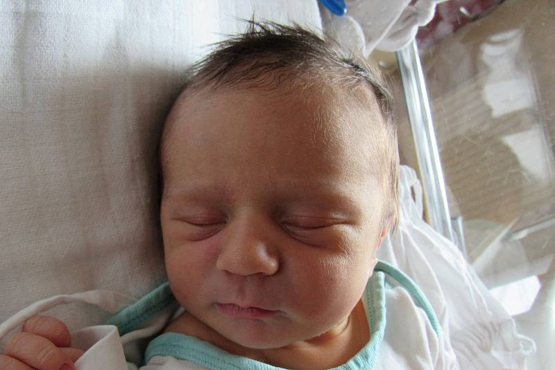 Matěj Hadinec se narodil 3. července v liberecké porodnici mamince Heleně Hadincové z Liberce. Vážil 3,1 kg a měřil 49 cm.