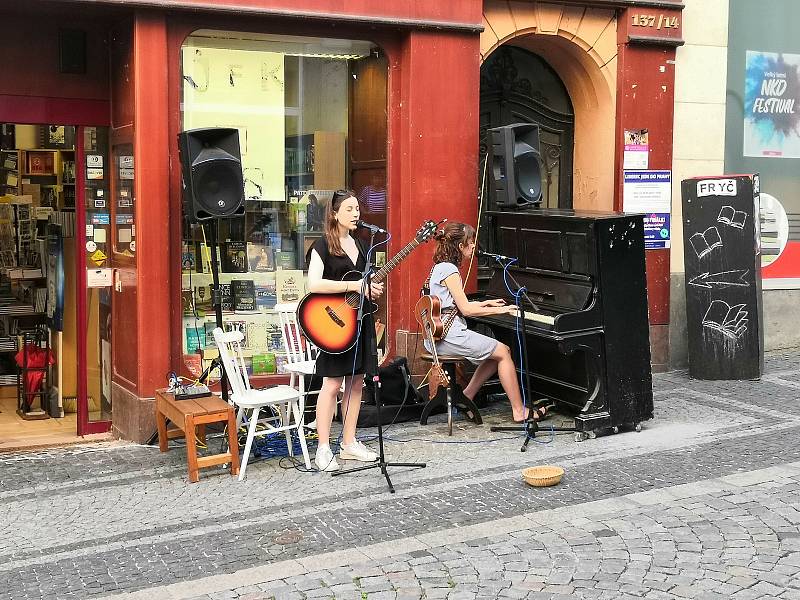 Koncert v Pražské ulici.
