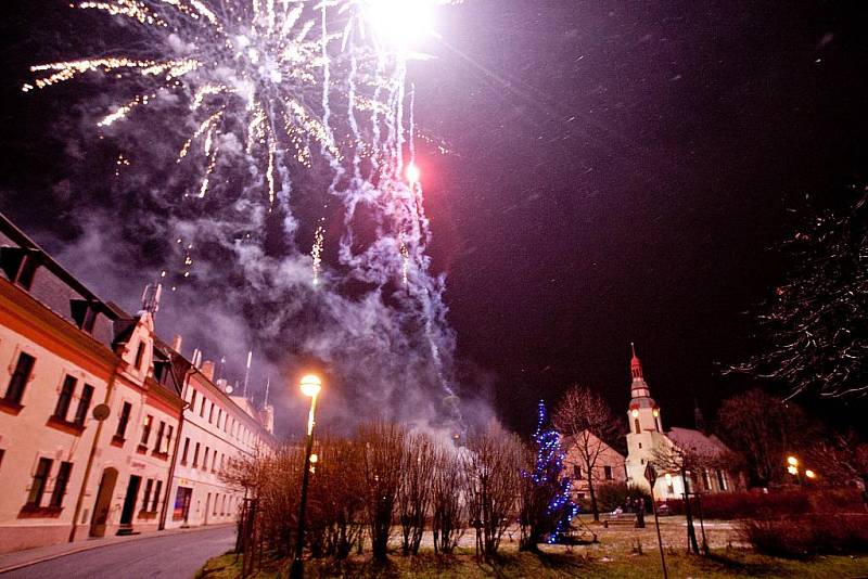 Silvestrovský ohňostroj ve Stráži nad Nisou.