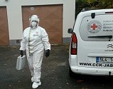 Ředitelka oblastního spolku Českého červeného kříže Kateřina Havlová přijíždí z testování na koronavirus.