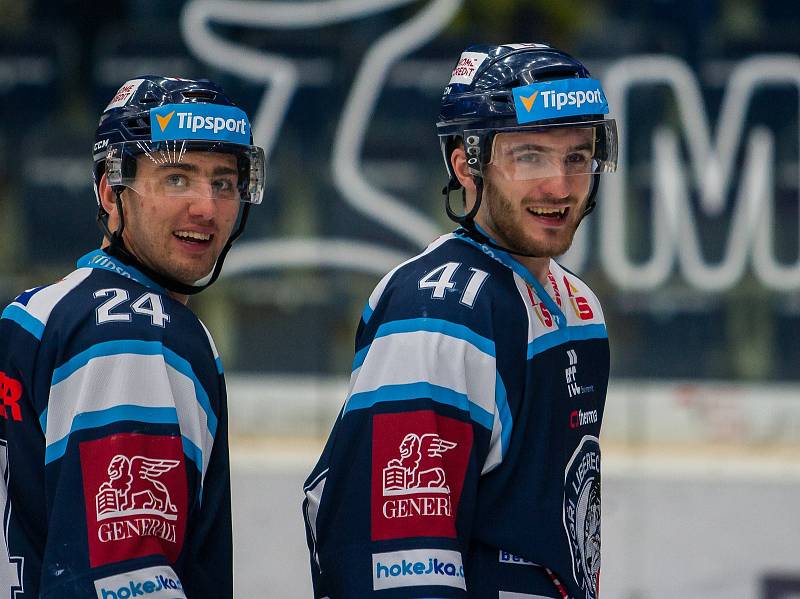 První zápas předkola play off extraligy Bílí Tygři Liberec - HC Sparta Praha.