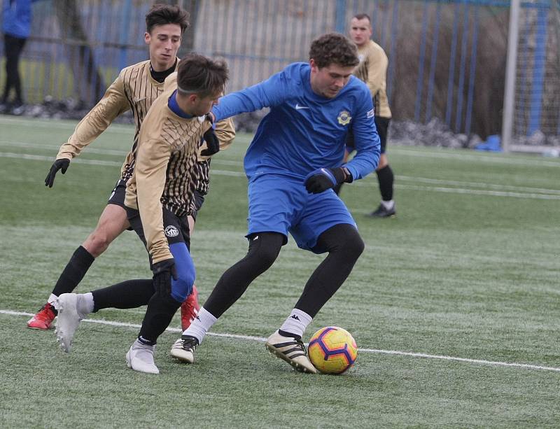 Chrastava (v modrém) podlehla v přípravném fotbale libereckému dorostu U18.