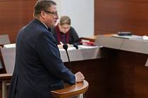 V pátek 31. března 2017 pokračoval soud výslechem bývalého primátora Jiřího Kittnera (ODS), který je mezi obžalovanými v kauze 23 městských zastupitelů Liberce.