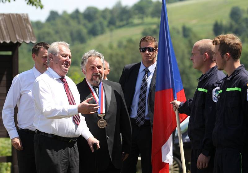 Prezident republiky na návštěvě Nové Vsi na Jablonecku.