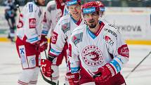 Utkání 45. kola Tipsport extraligy ledního hokeje se odehrálo 30. ledna v liberecké Home Credit areně. Utkaly se celky Bílí Tygři Liberec a HC Oceláři Třinec. Na snímku vpravo Milan Mikulík.