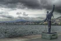 FREDDIE MERCURY, frontman Queen, má v Montreux na břehu Ženevského jezera svou sochu od české sochařky Ireny Sedlecké. 