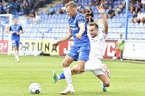 Fotbalisté Baníku Ostrava (v bílém) v duelu 1. kola FORTUNA:LIGY v Liberci neuspěli. Slovan vyhrál 3:1.