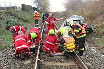 Tragická dopravní nehoda se stala na železničním přejezdu ve Čtveříně.