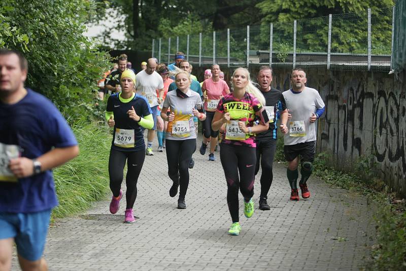 Nejen amatérští běžci si vyzkoušeli své schopnosti při libereckém RunTour.