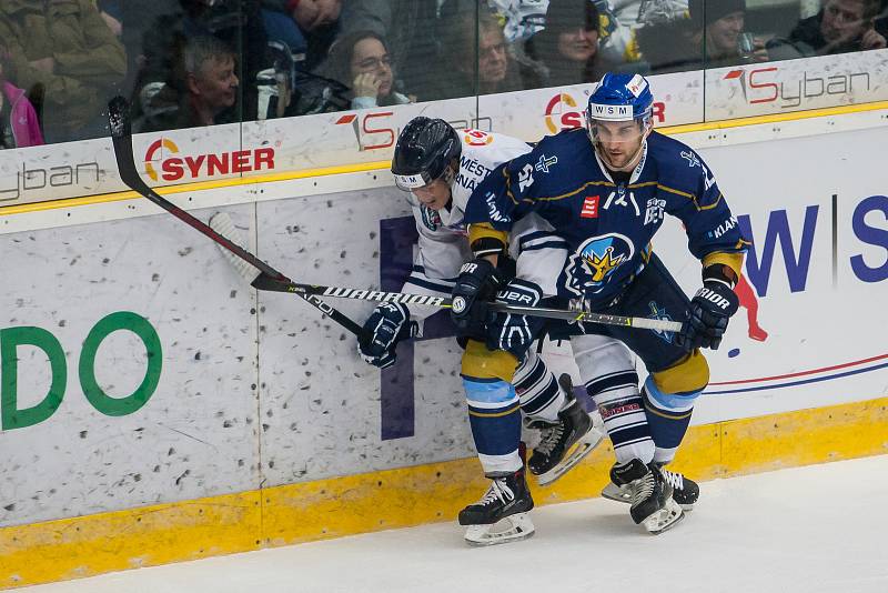Utkání 46. kola WSM ligy ledního hokeje se odehrálo 3. února v liberecké Home Credit areně. Utkaly se celky HC Benátky nad Jizerou a Rytíři Kladno. Na snímku vpravo je Petr Štindl.