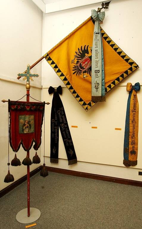 Výstava praporů v Severočeském muzeu
