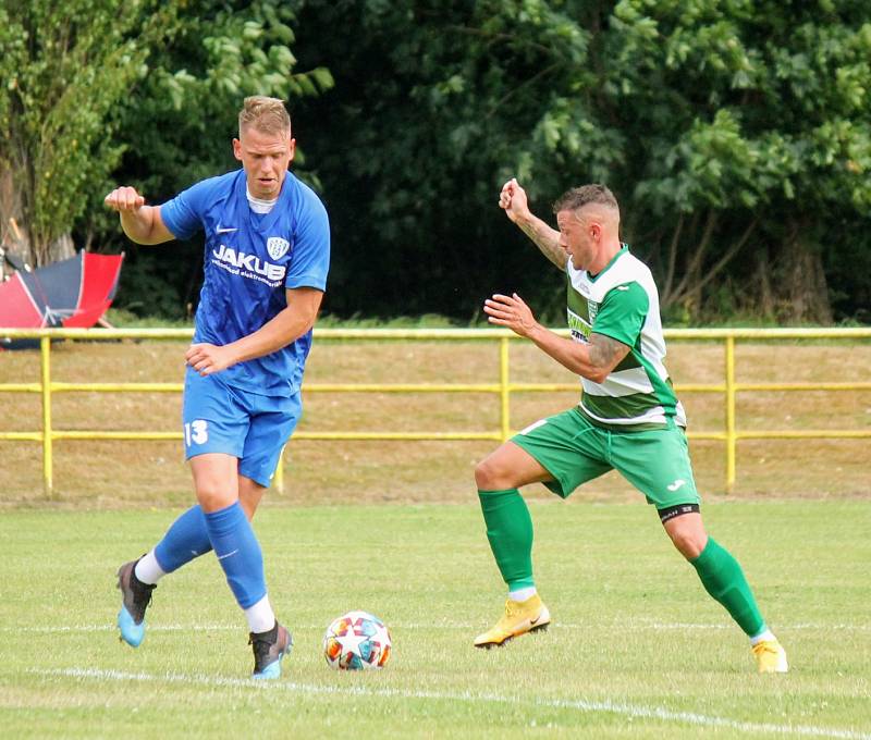 Jan Filip v dresu České Lípy v pohárovém derby s Novým Borem.