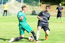 Utkání krajského přeboru: Slovan Frýdlant (v zeleném) - FC Pěnčín skončilo 0:0. Tímto zápasem začne i jaro. Foto: Hanka Strnádková