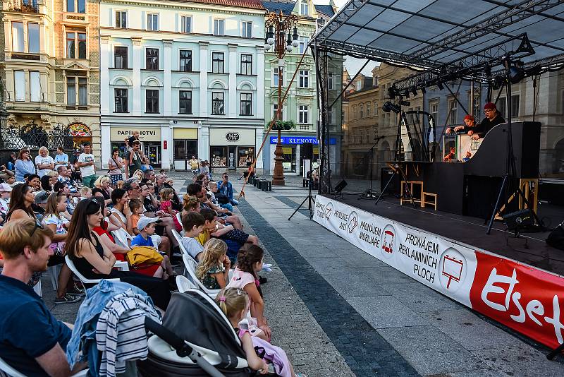 Naivní divadlo Liberec zahrálo pohádku o Budulínkovi.