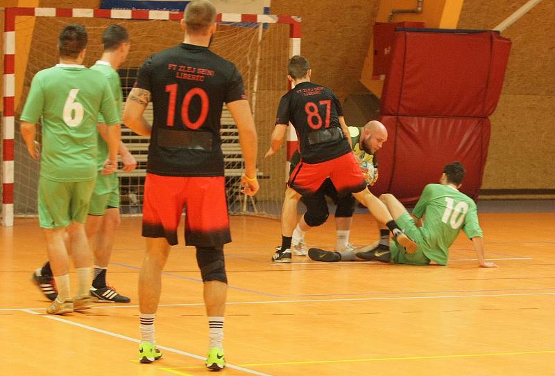 Nejlepší ze šestnácti futsalových týmů byli na libereckém turnaji Šohajci.