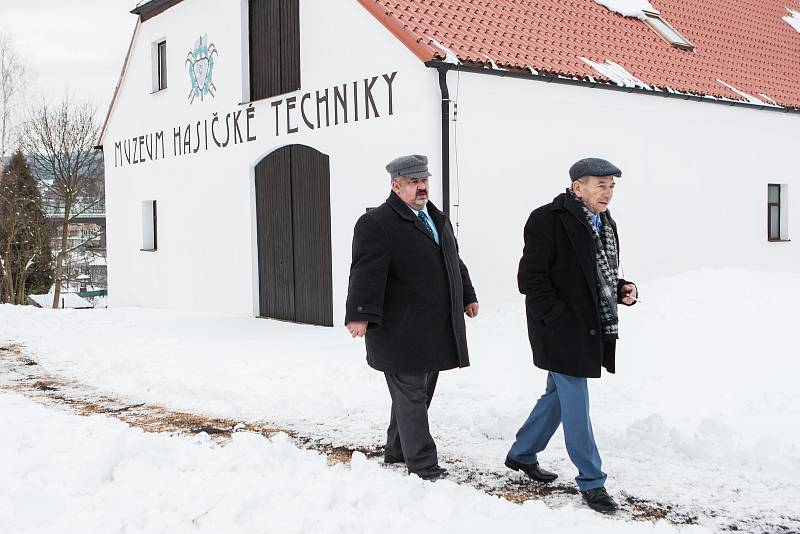 Senátor Jaroslav Kubera navštívil Chrastavu. Po prohlídce místního hasičského muzea se přesunul na radnici, kde proběhla diskuze s občany.