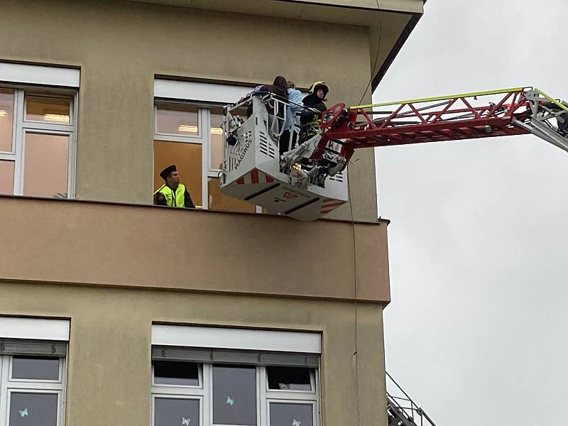 Utajené cvičení překvapilo školáky ve Frýdlantě a prověřilo připravenost hasičů.