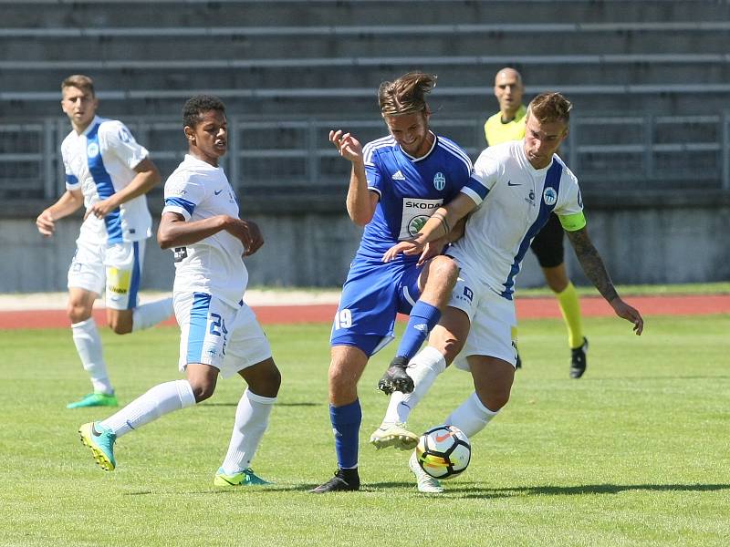 Juniorka fotbalového Liberce hostila Mladou Boleslav. V modrém jsou hráči Bolky.