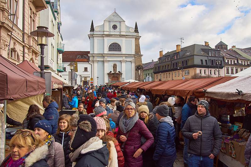 Do Turnova se opět sjeli řemeslníci z celé republiky, aby své zboží představili na tradičních Vánočních řemeslnických trzích.