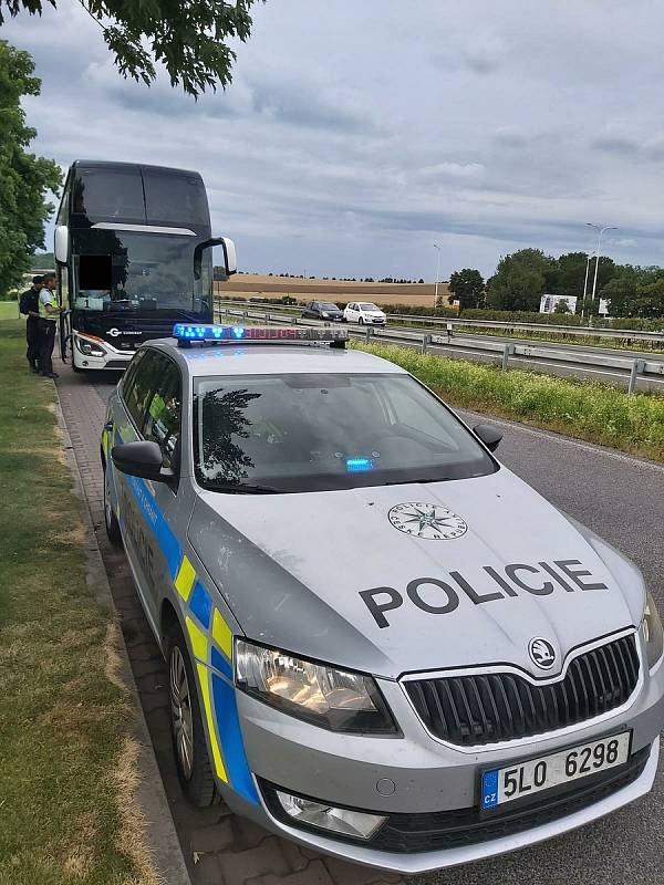 Policisté se o víkendu zaměřili na autobusy a nákladní vozidla.