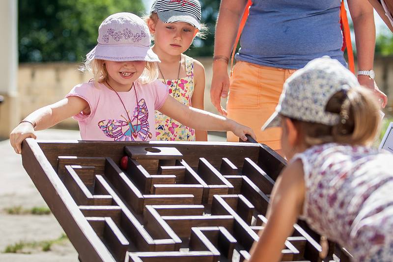 Dobové hry a soutěže pro malé i velké děti na hradě Valdštejn v Turnově, rok 2018.