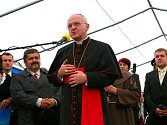 Litoměřický biskup Jan Baxant v Chrastavě i promluvil.