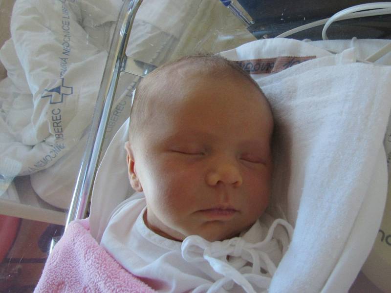 ADÉLA KEŠNEROVÁ Narodila se 9. září v liberecké porodnici mamince Barboře Hendrychové z Hrádku n. N. Vážila 2,97 kg a měřila 50 cm.