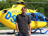 Vrtulník liberecké záchranky a ředitel Stanislav Mackovík 