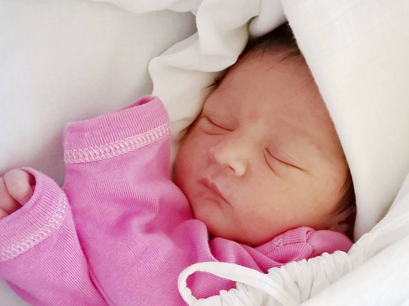 VIKTORIE VESELÁ Narodila se 30. května v liberecké porodnici  mamince Lence Vodičkové z Liberce.  Vážila 2,81 kg a měřila 48 cm.